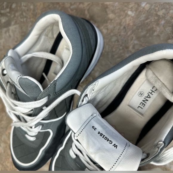 Chanel 2023 interlocking CC logo sneakers size 39 - Picture 7 of 12